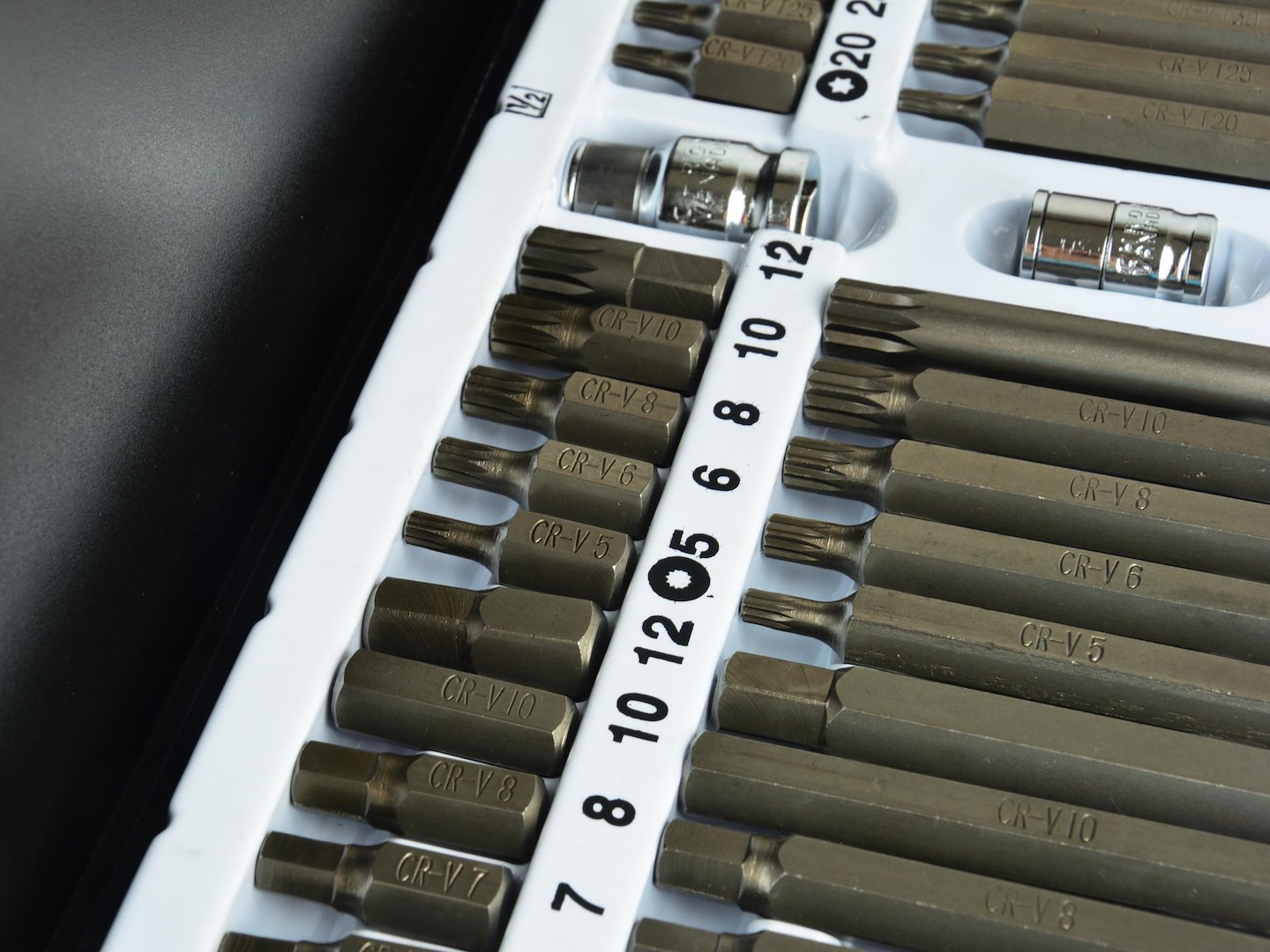 KOMPLET KLUCZY TORX CRV 40 ELEMENTÓW